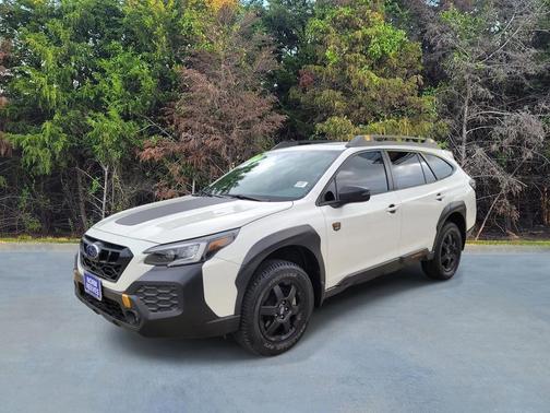 Crystal White Pearl 2024 Subaru Outback Wilderness