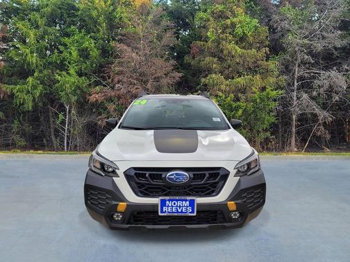 Crystal White Pearl 2024 Subaru Outback Wilderness