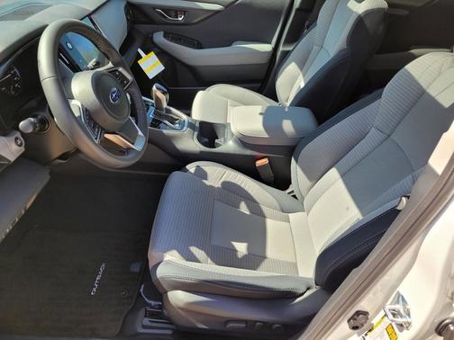 Crystal White Pearl 2025 Subaru Outback Premium