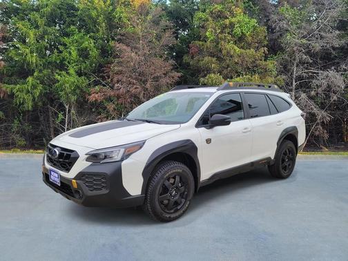 Crystal White Pearl 2025 Subaru Outback Wilderness