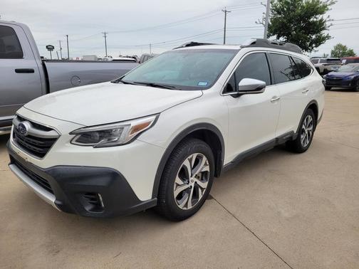 Crystal White Pearl 2022 Subaru Outback Touring