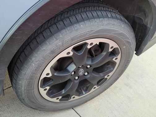 Cool-Gray Khaki 2023 Subaru Crosstrek Premium