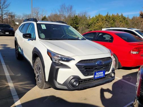 Crystal White Pearl 2025 Subaru Outback Premium