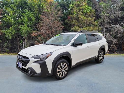 Crystal White Pearl 2025 Subaru Outback Premium