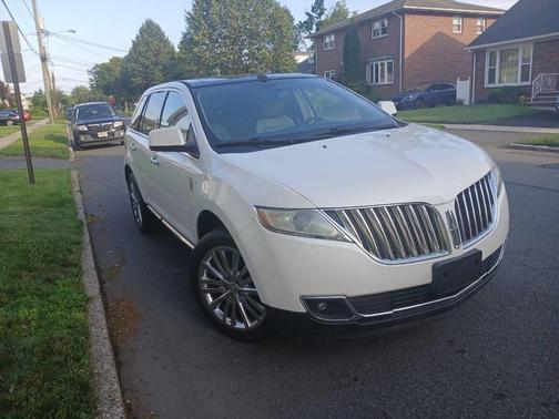 2011 Lincoln MKX Base
