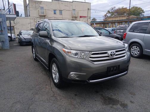 2012 Toyota Highlander SE