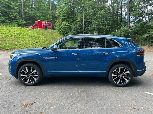 2025 Volkswagen Atlas Cross Sport 2.0T SEL Premium R-Line