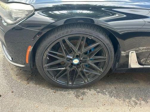 Jet Black 2019 BMW 740 i