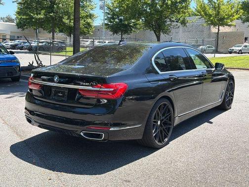 Jet Black 2019 BMW 740 i