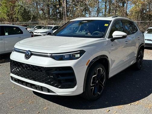 2026 Volkswagen Tiguan 2.0T SEL R-Line