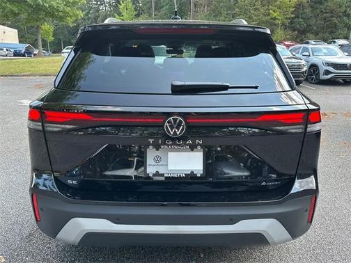 2025 Volkswagen Tiguan 2.0T SE