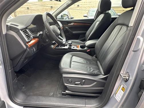 2023 Audi Q5 45 S line quattro Premium