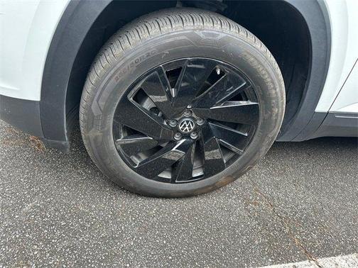 2025 Volkswagen Atlas 2.0T SE