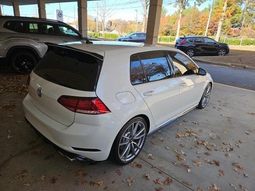 2019 Volkswagen Golf R 2.0T w/DCC & Navigation