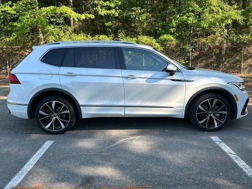 Opal White Pearl Effect 2023 Volkswagen Tiguan 2.0T SEL R-Line