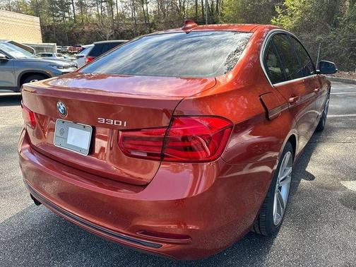 2018 BMW 330 i