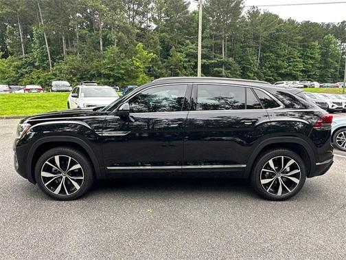 2025 Volkswagen Atlas Cross Sport 2.0T SEL Premium R-Line