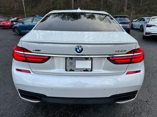 Mineral White Metallic 2019 BMW 750 i xDrive
