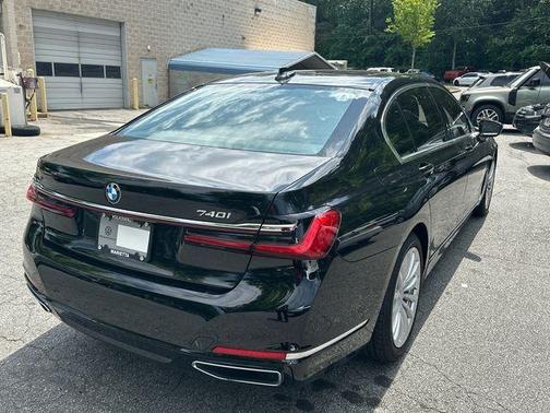 Jet Black 2020 BMW 740 i