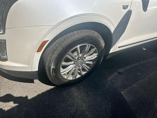 Crystal White Tri-Coat 2019 Cadillac XT5 Luxury