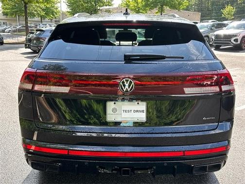 2025 Volkswagen Atlas Cross Sport 2.0T SEL R-Line Black