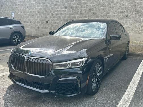Black Sapphire Metallic 2021 BMW 750 i xDrive