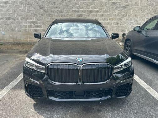Black Sapphire Metallic 2021 BMW 750 i xDrive