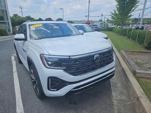 2025 Volkswagen Atlas Cross Sport 2.0T SEL Premium R-Line