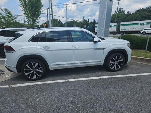 2025 Volkswagen Atlas Cross Sport 2.0T SEL Premium R-Line