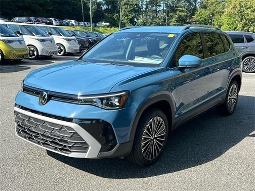 2025 Volkswagen Taos 1.5T SE