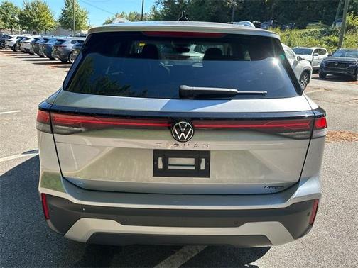 2025 Volkswagen Tiguan 2.0T SE