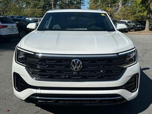 Opal White Pearl 2026 Volkswagen Atlas Cross Sport 2.0T SEL Premium R-Line