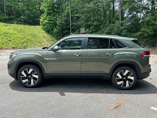 2025 Volkswagen Atlas Cross Sport 2.0T SE w/Technology
