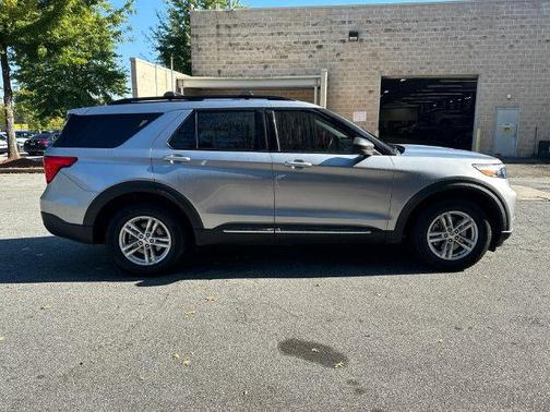Silver Metallic 2021 Ford Explorer XLT
