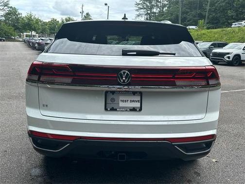 2025 Volkswagen Atlas Cross Sport 2.0T SE w/Technology