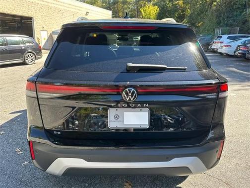 2025 Volkswagen Tiguan 2.0T SE