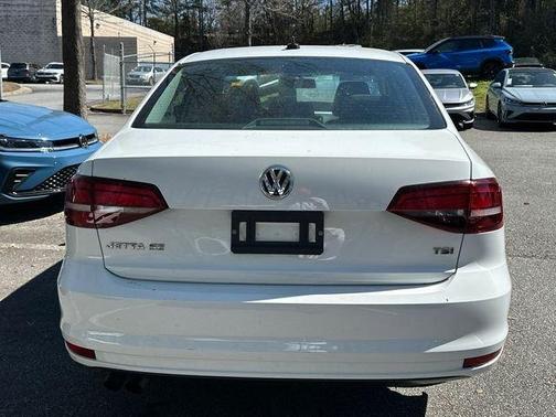 Pure White 2018 Volkswagen Jetta 1.4T SE