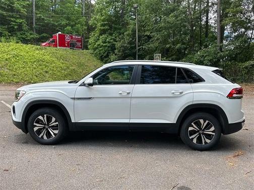 2025 Volkswagen Atlas Cross Sport 2.0T SE