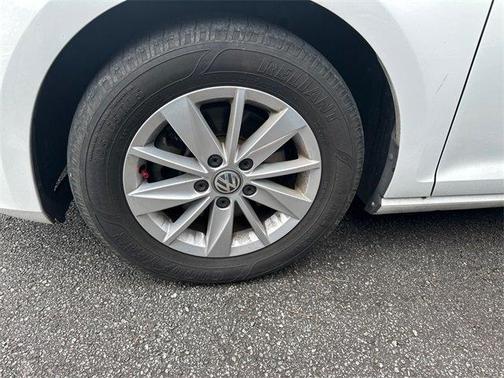 2017 Volkswagen Golf TSI S 4-Door