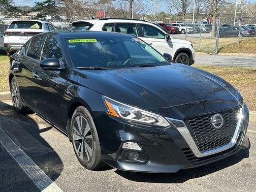Black 2022 Nissan Altima 2.5 SL