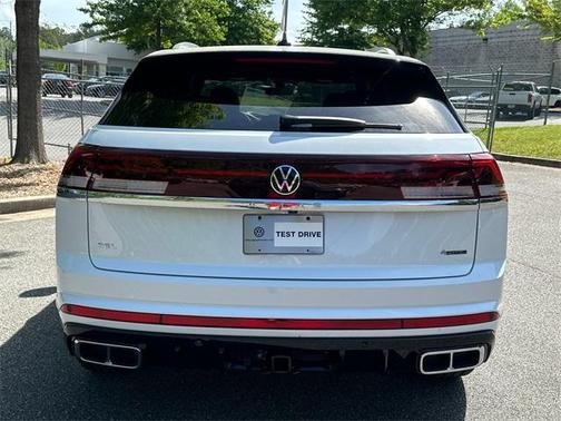 2025 Volkswagen Atlas Cross Sport 2.0T SEL Premium R-Line