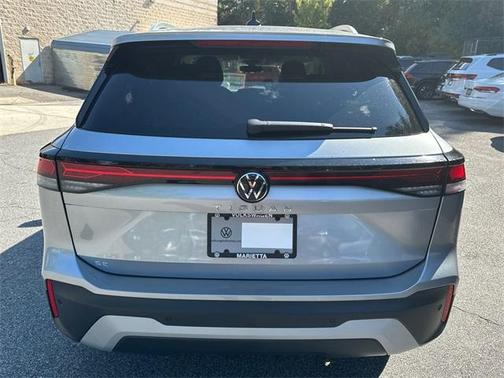 2025 Volkswagen Tiguan 2.0T SE