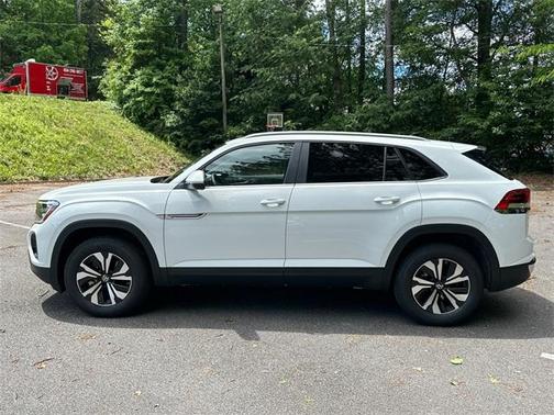 2025 Volkswagen Atlas Cross Sport 2.0T SE