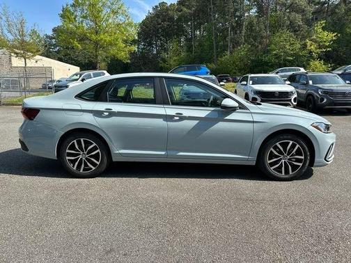 Gray 2026 Volkswagen Jetta 1.5T SE