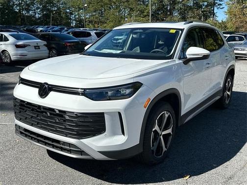 2025 Volkswagen Tiguan 2.0T SE