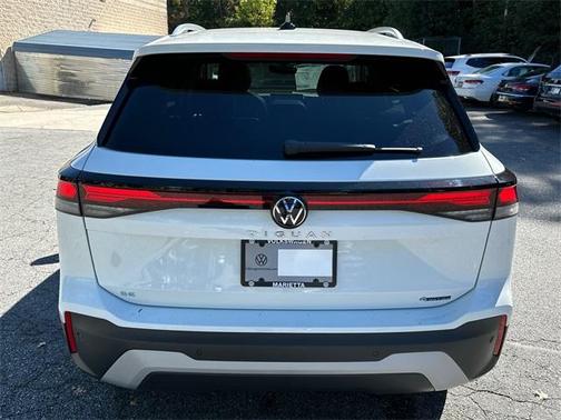 2025 Volkswagen Tiguan 2.0T SE