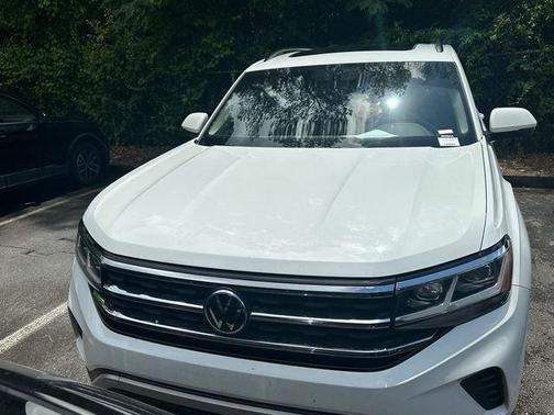 Pure White 2021 Volkswagen Atlas 3.6 V6 SE w/ Technology
