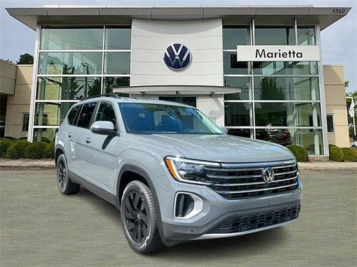 2025 Volkswagen Atlas 2.0T SE w/Technology