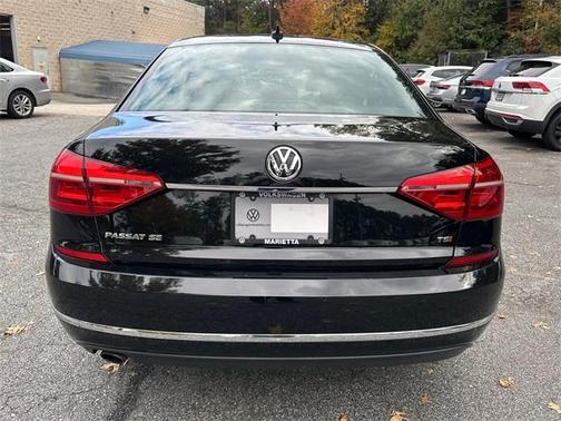 2016 Volkswagen Passat 1.8T SE