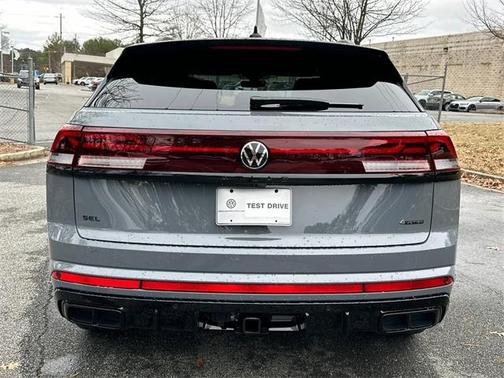 2025 Volkswagen Atlas Cross Sport 2.0T SEL R-Line Black